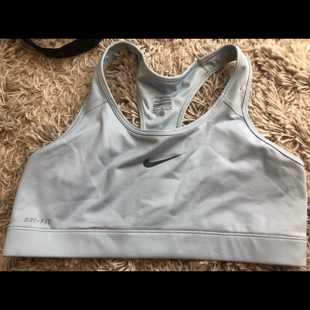 Nike sports bra size L